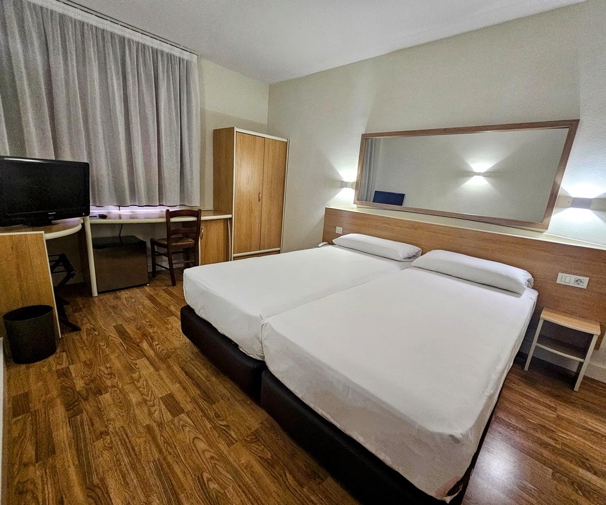 Hotel Yit Ciudad De Эльче Экстерьер фото