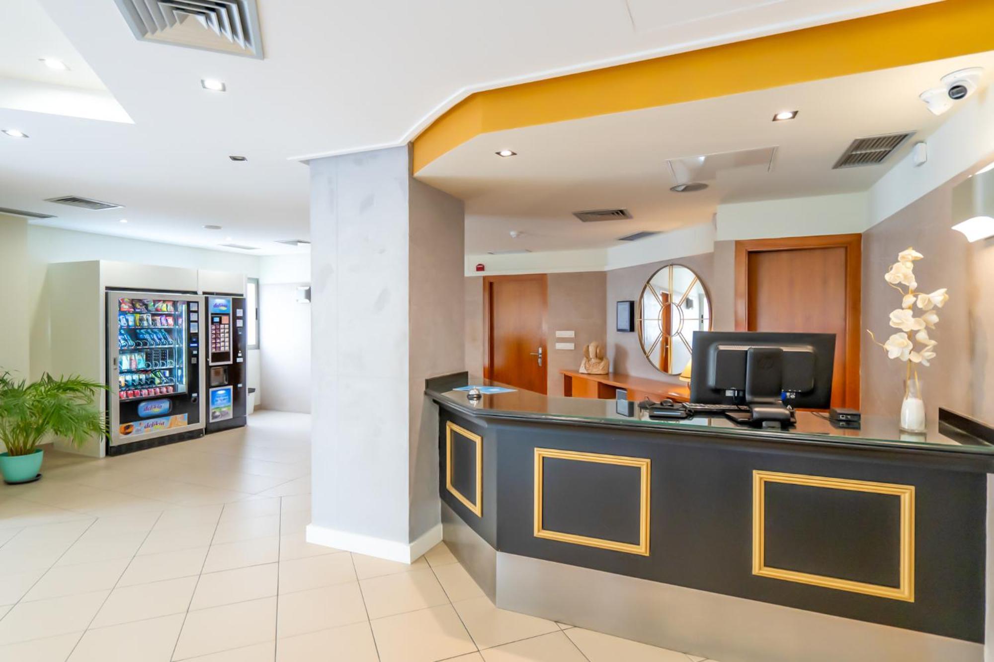 Hotel Yit Ciudad De Эльче Экстерьер фото