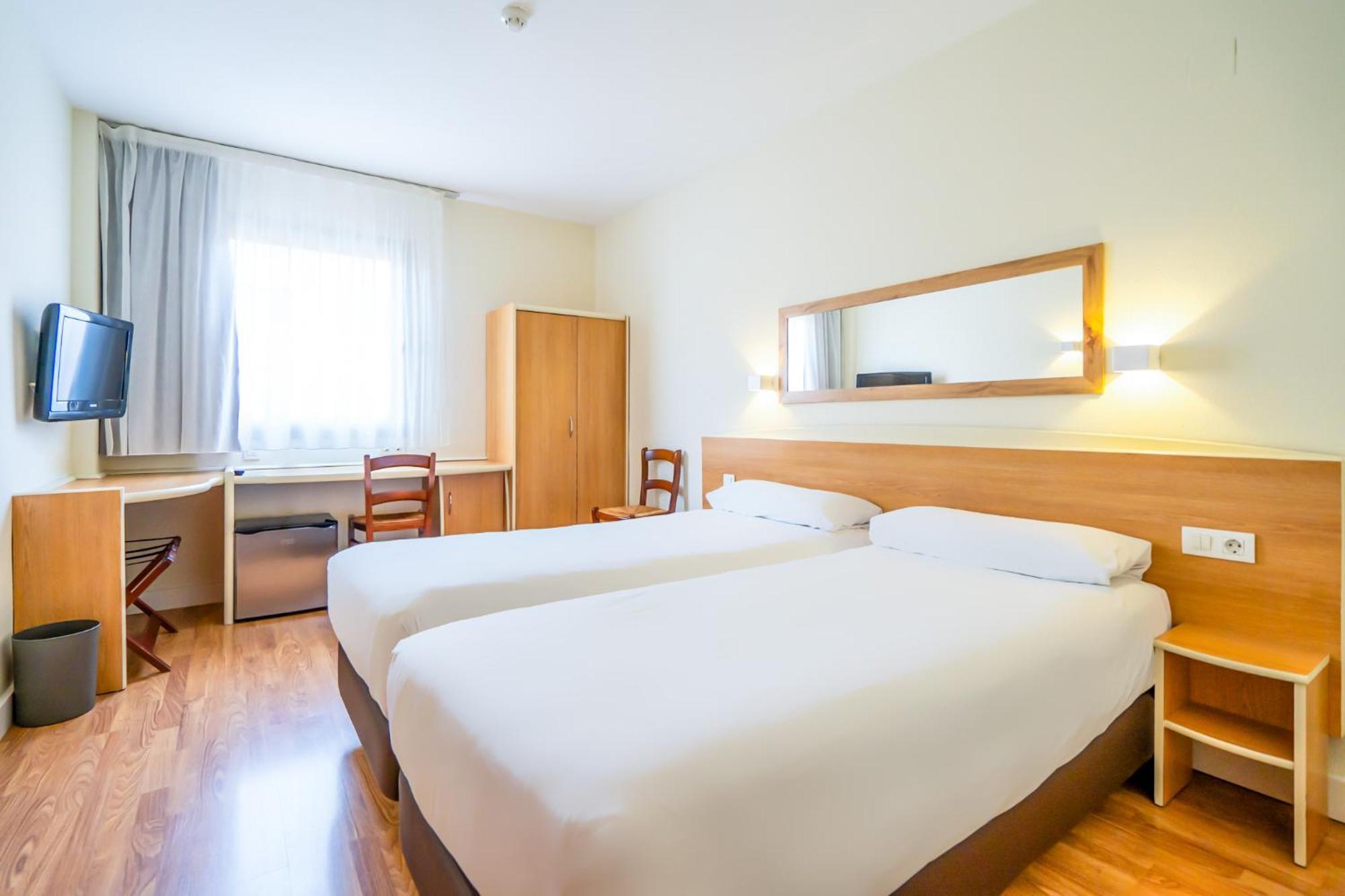 Hotel Yit Ciudad De Эльче Экстерьер фото