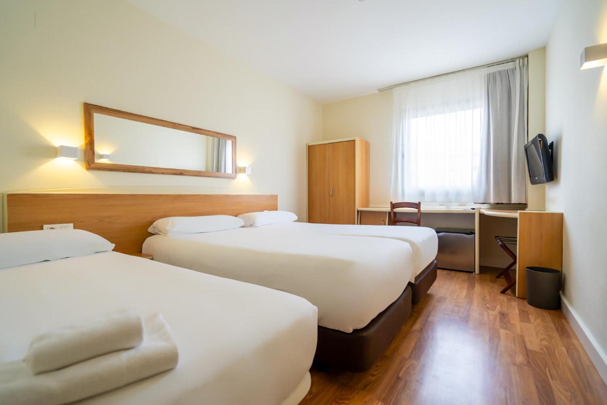 Hotel Yit Ciudad De Эльче Экстерьер фото